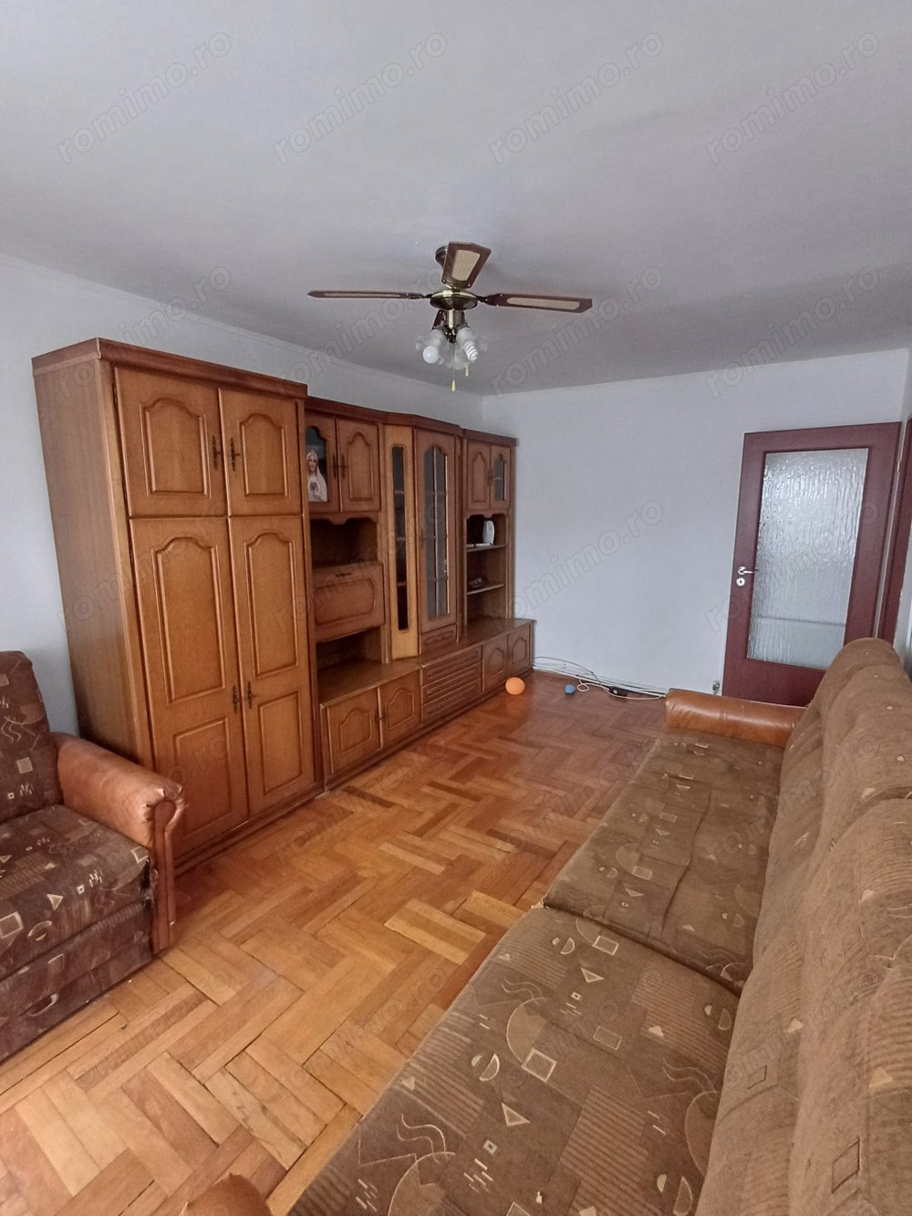 De vanzare 3 camere, etajul 3 , spatios 39900 euro