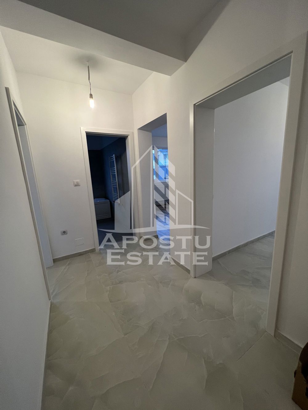 Apartamente cu 2 camere decomandat, la parter cu balcon zona Braytim.