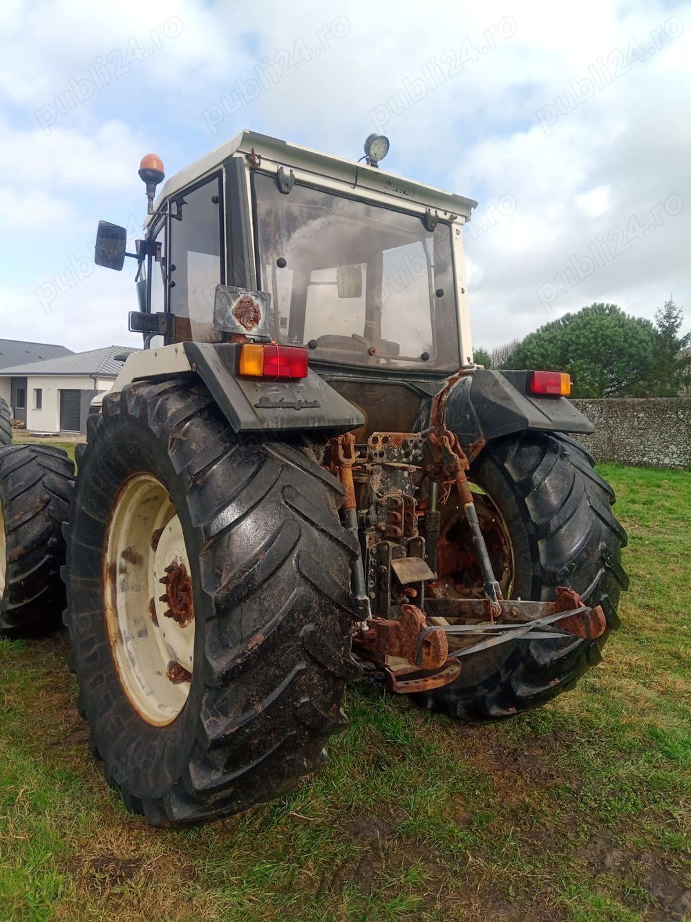 Vând tractor Lamborghini  Vând tractor Lamborghini