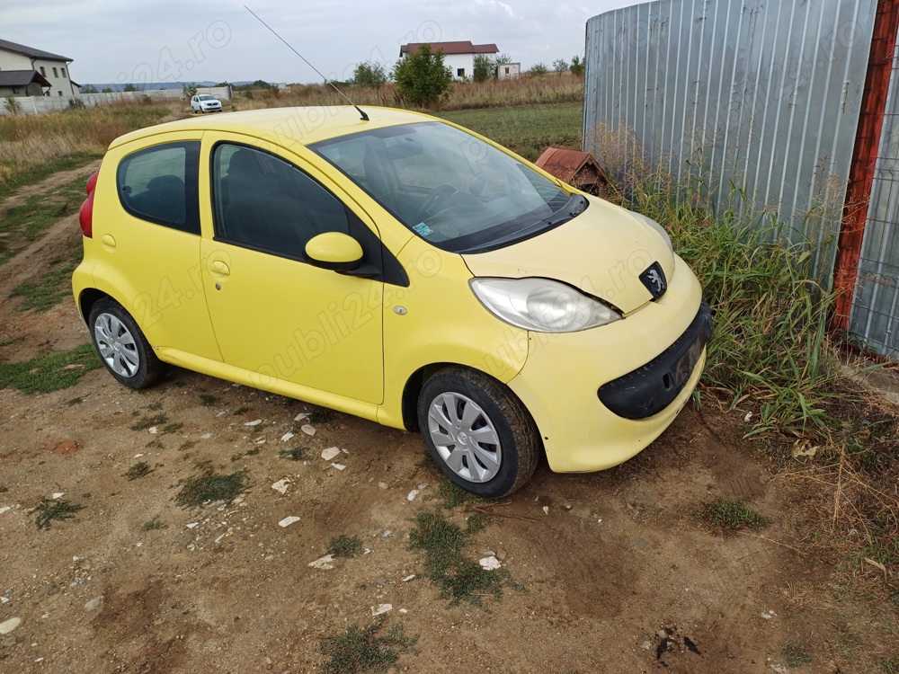 Dezmembram peugeot 107  1000 benzina