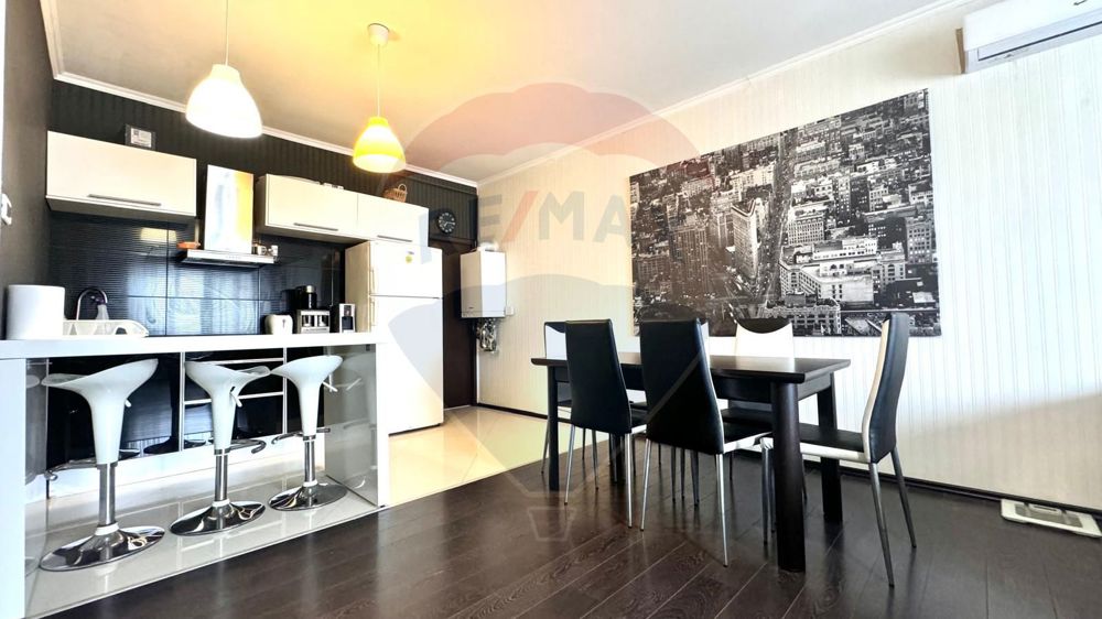 Apartament cu 3 camere de vanzare, vedere la mare,  Mamaia Nord