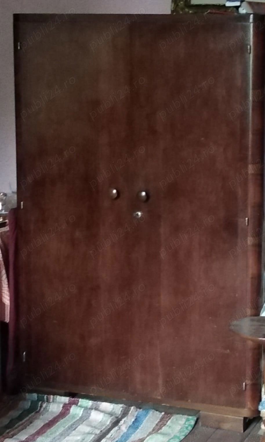 Vand mobilă lemn masiv