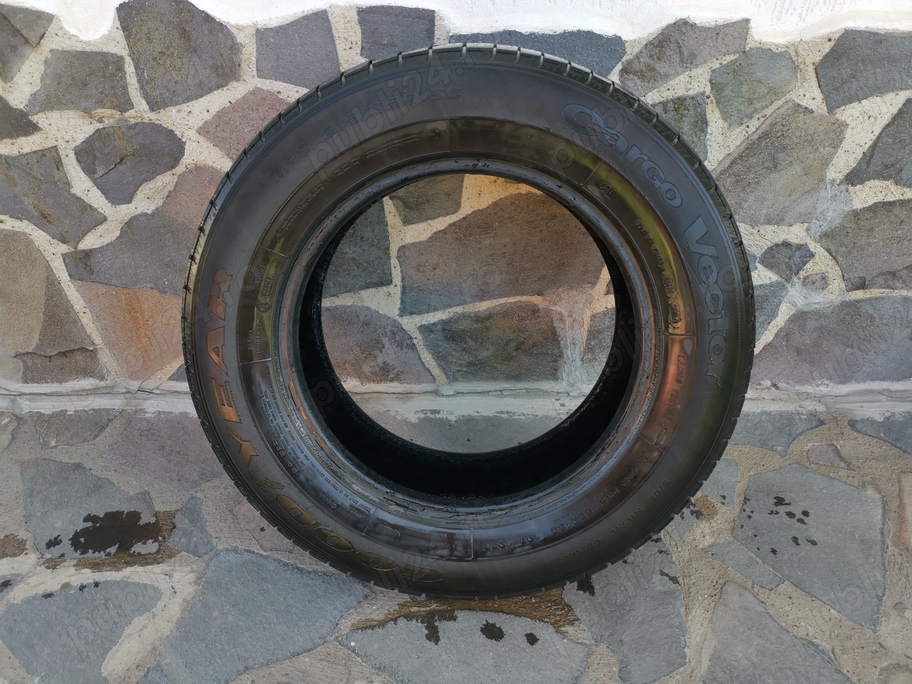 2 Anvelope M+S Good Year Cargo Vector 215/65/R16C