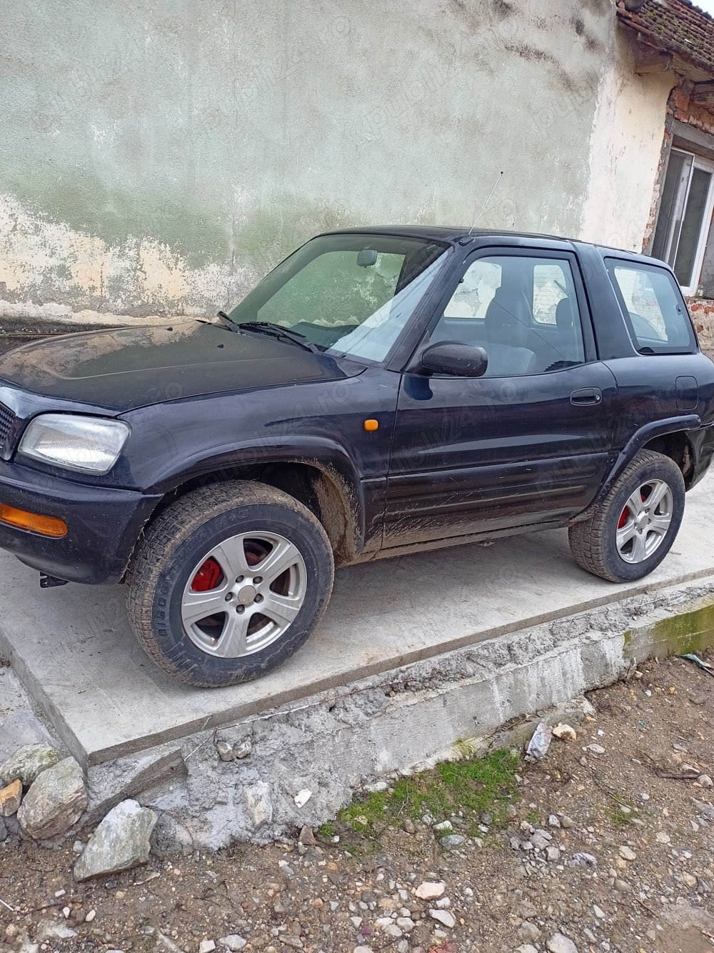 Jeep Toyota RAV4 1000e negociabil jug motor defect  pornește la cheie Jeep Toyota RAV4 1000e negociabil jug motor defect  pornește la cheie