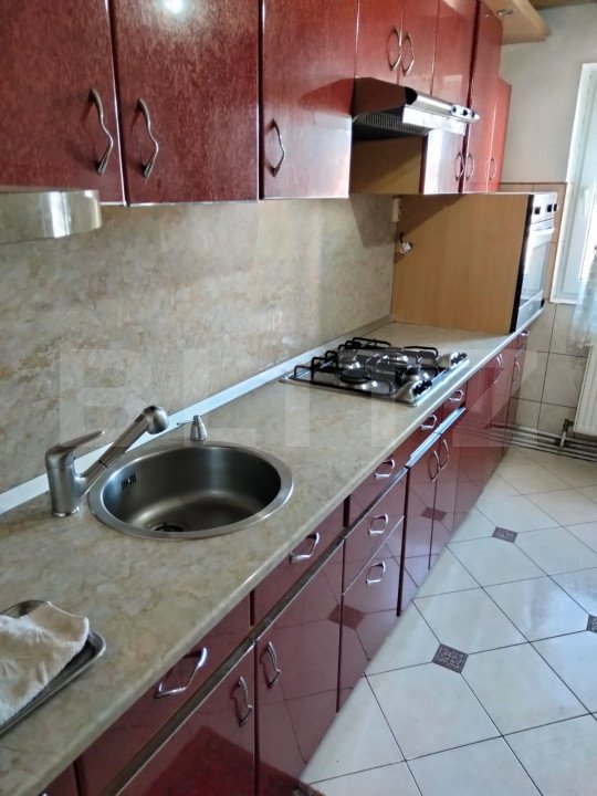 Apartament de inchiriat,3 camere,70mp,etaj 2,zona Stefan cel Mare