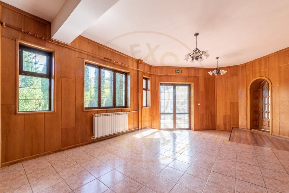 Vila spațioasă + teren 1500 mp, Bascov- Județ Arges 