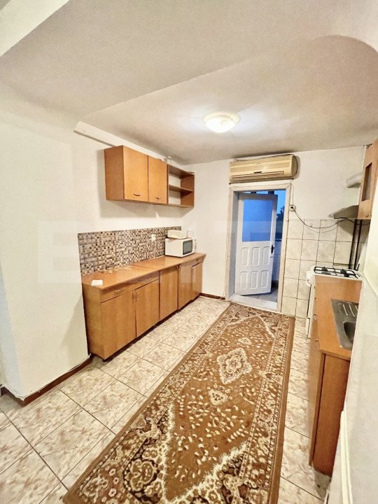 Apartament cu 3 camere, etaj 2, Zona Lipovei 