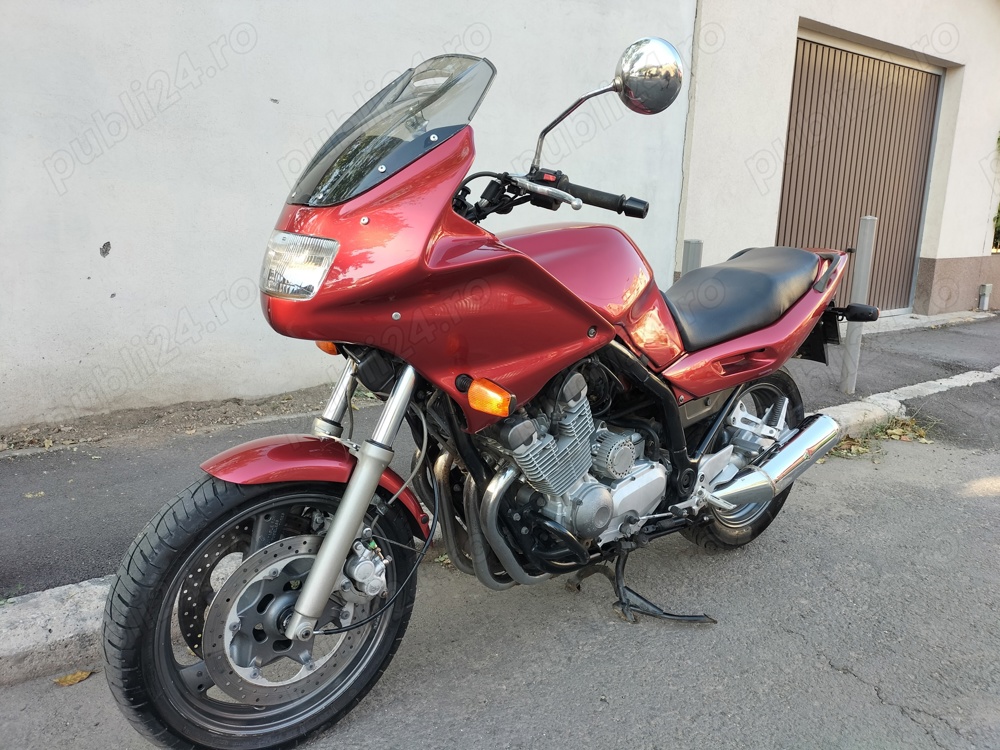 Yamaha Diverson 900 