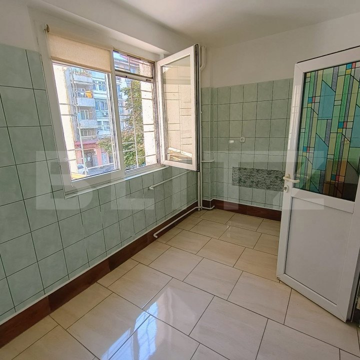 Apartament 2 camere ultracentral cu autorizatie spatiu comercial Piata victoriei