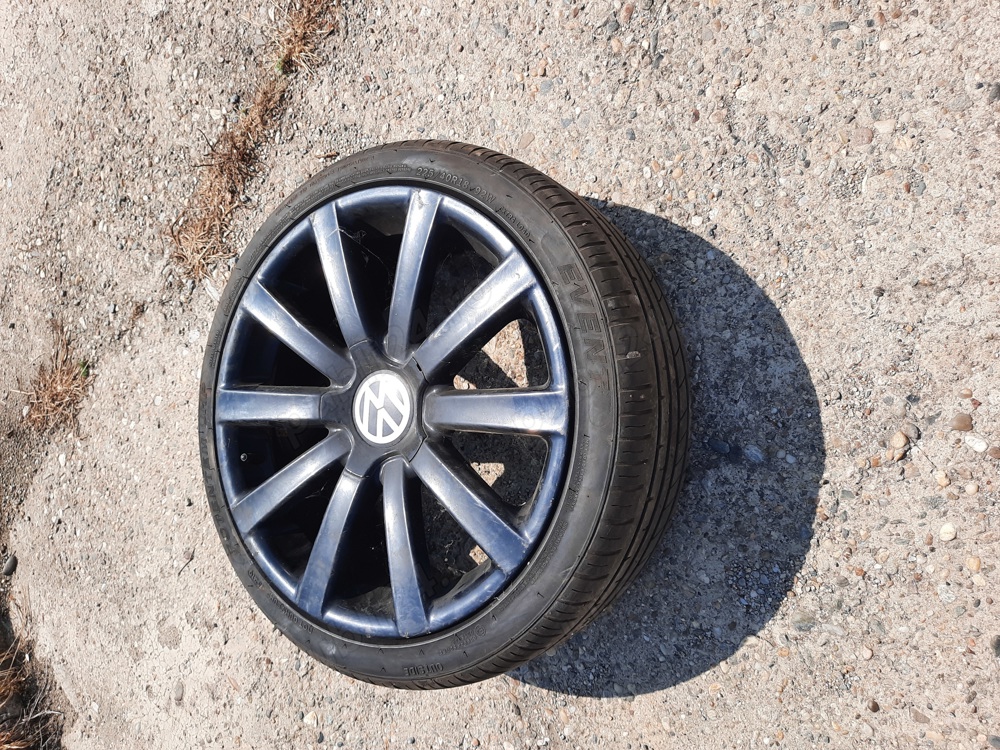 Vând 4 roți autoturism 