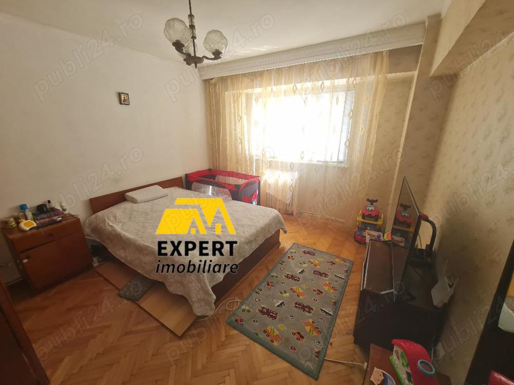 Apartament 3 camere Calea Calarasilor- Ciocârlia, sup 80 mp