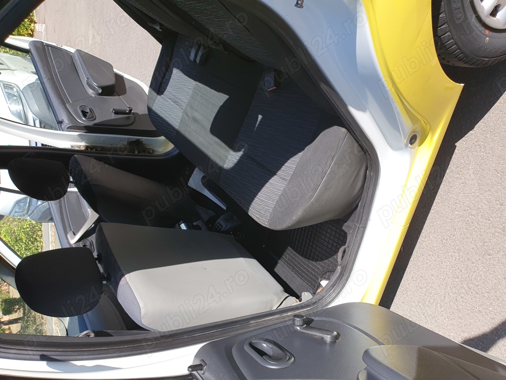 Vînd Dacia Logan 2010