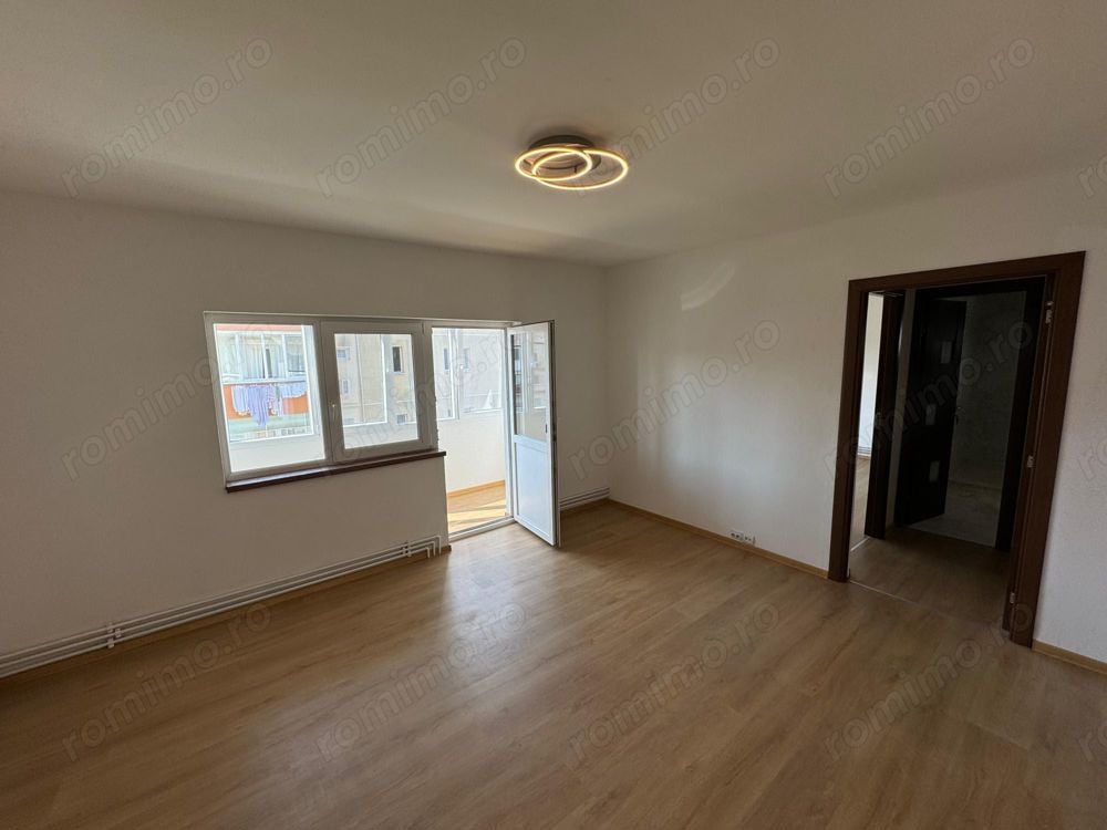 De vanzare apartament 2 camere Zona Soarelui