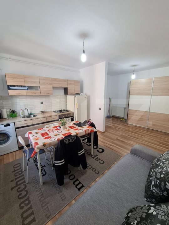 Apartament 2 camere, balcon inchis, etaj intermediar, zona Stejarului