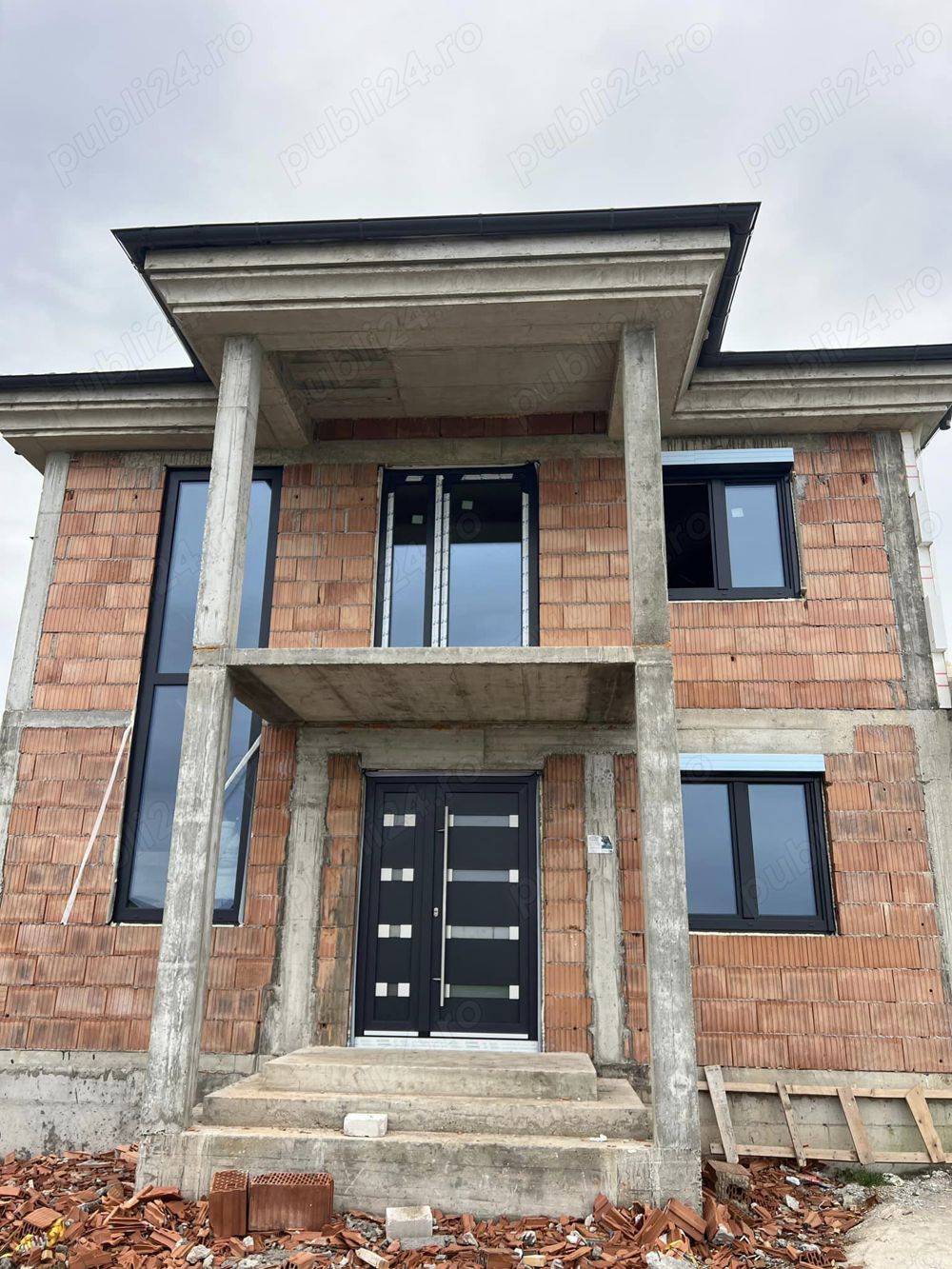 Angajam montator ferestre si usi PVC si Aluminiu Angajam montator ferestre si usi PVC si Aluminiu