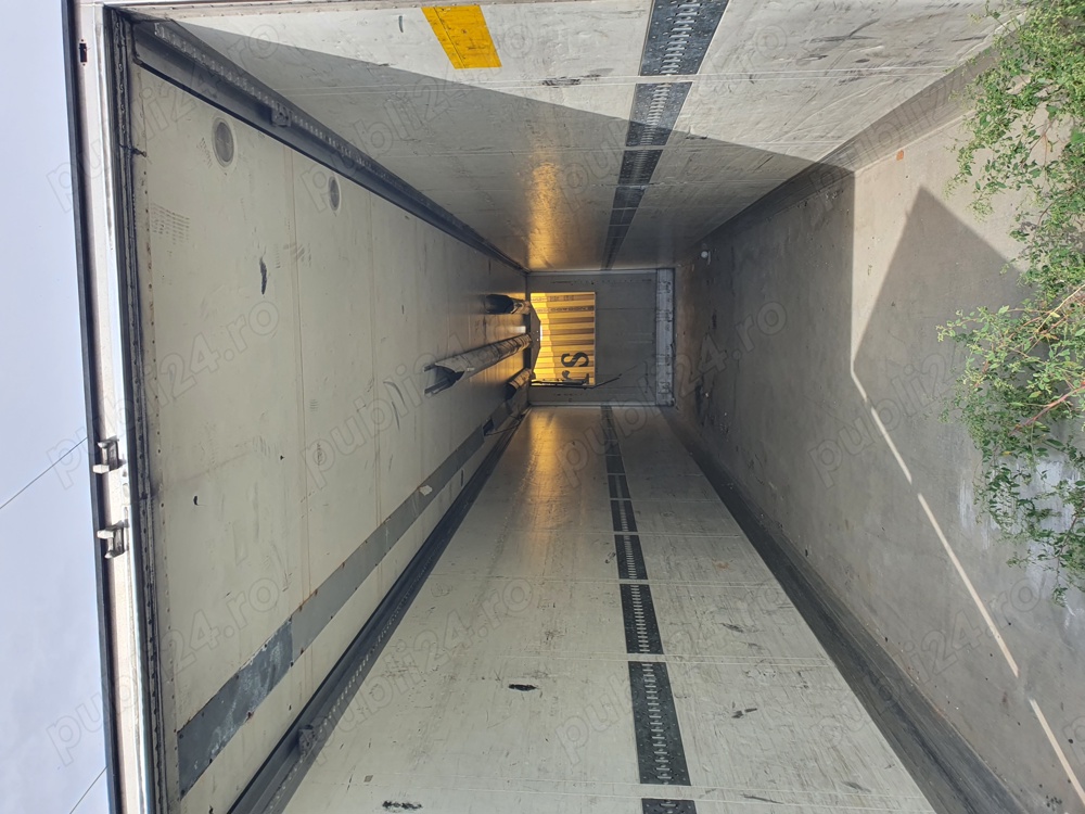 Containere metalice şi izoterme tir