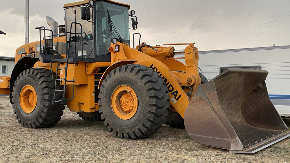 2300 ORE !! Incarcator Frontal Hyundai HL770-7A