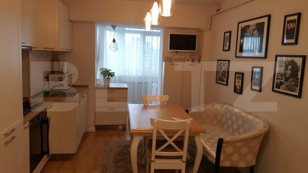 Apartament 2 camere, etaj intermediar, zona Catedrala