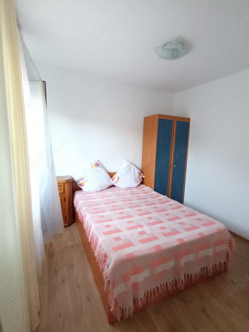 Inchriez apartament in vila valu traian