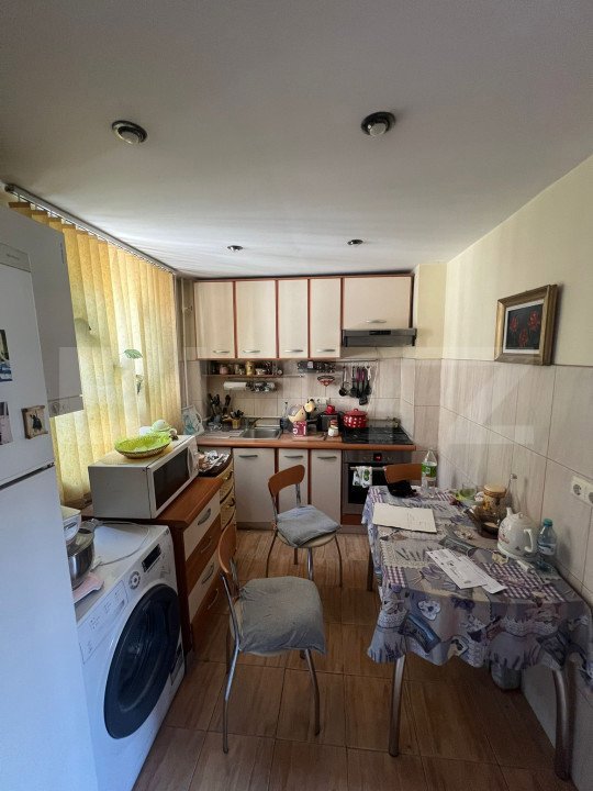 Apartament 2 camere decomandate, 41 mp, centrala proprie, zona Primaverii 