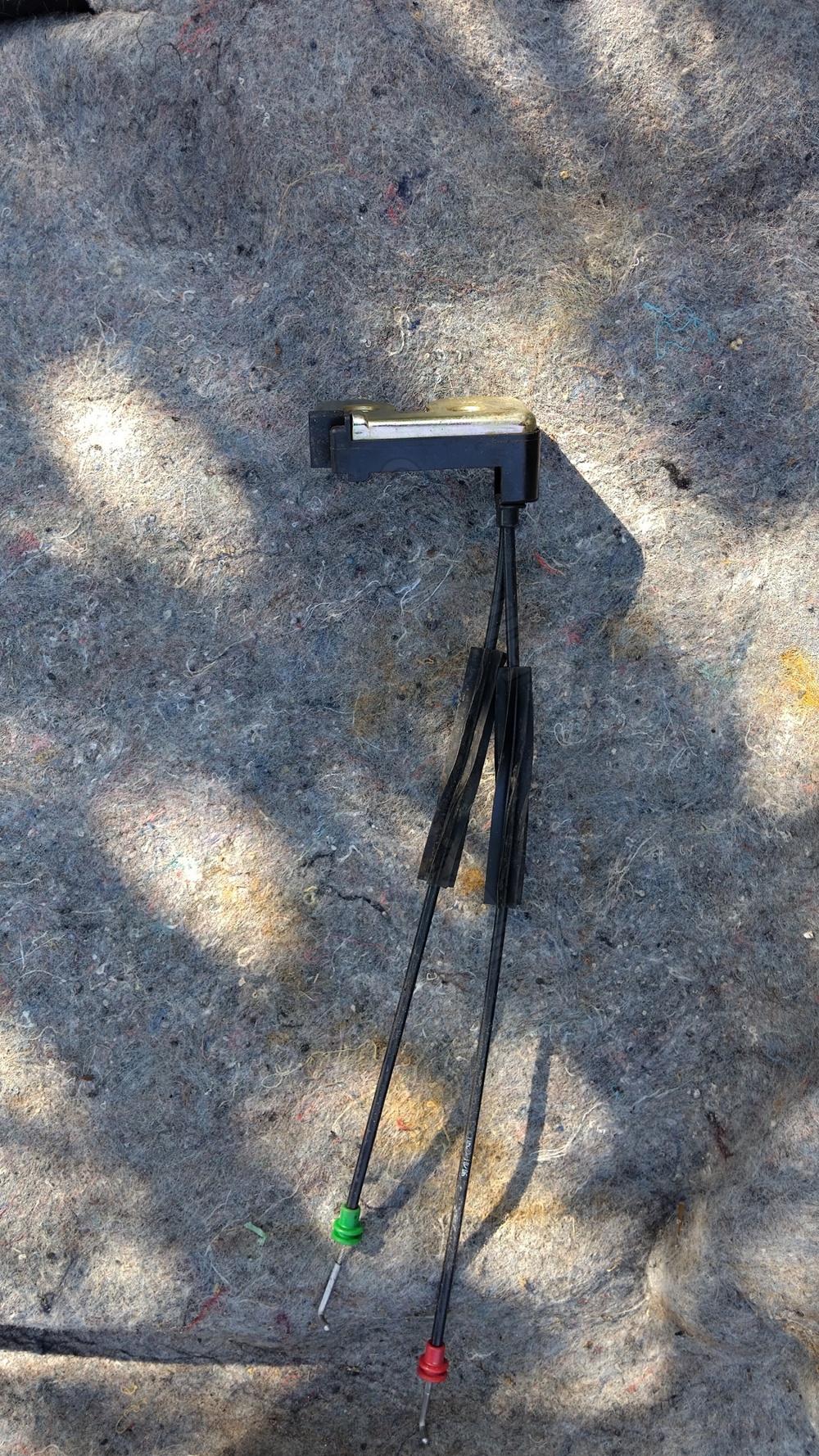 Broasca incuietoare haion cu cabluri FORD FUSION 