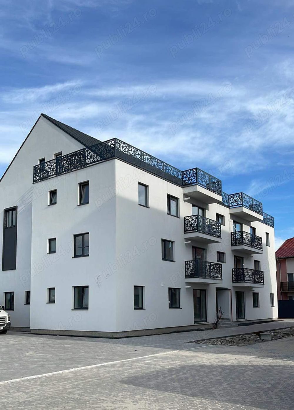 Dau in chirie apartament 4 camere in Cartierul Nordului  Sangeorgiu de Mures, cu loc de parcare