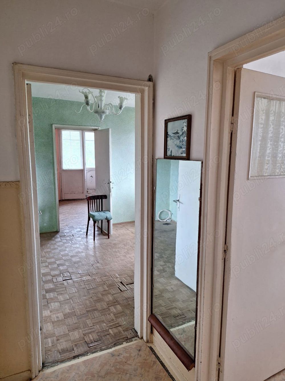 Vând apartament două camere semidecomandat