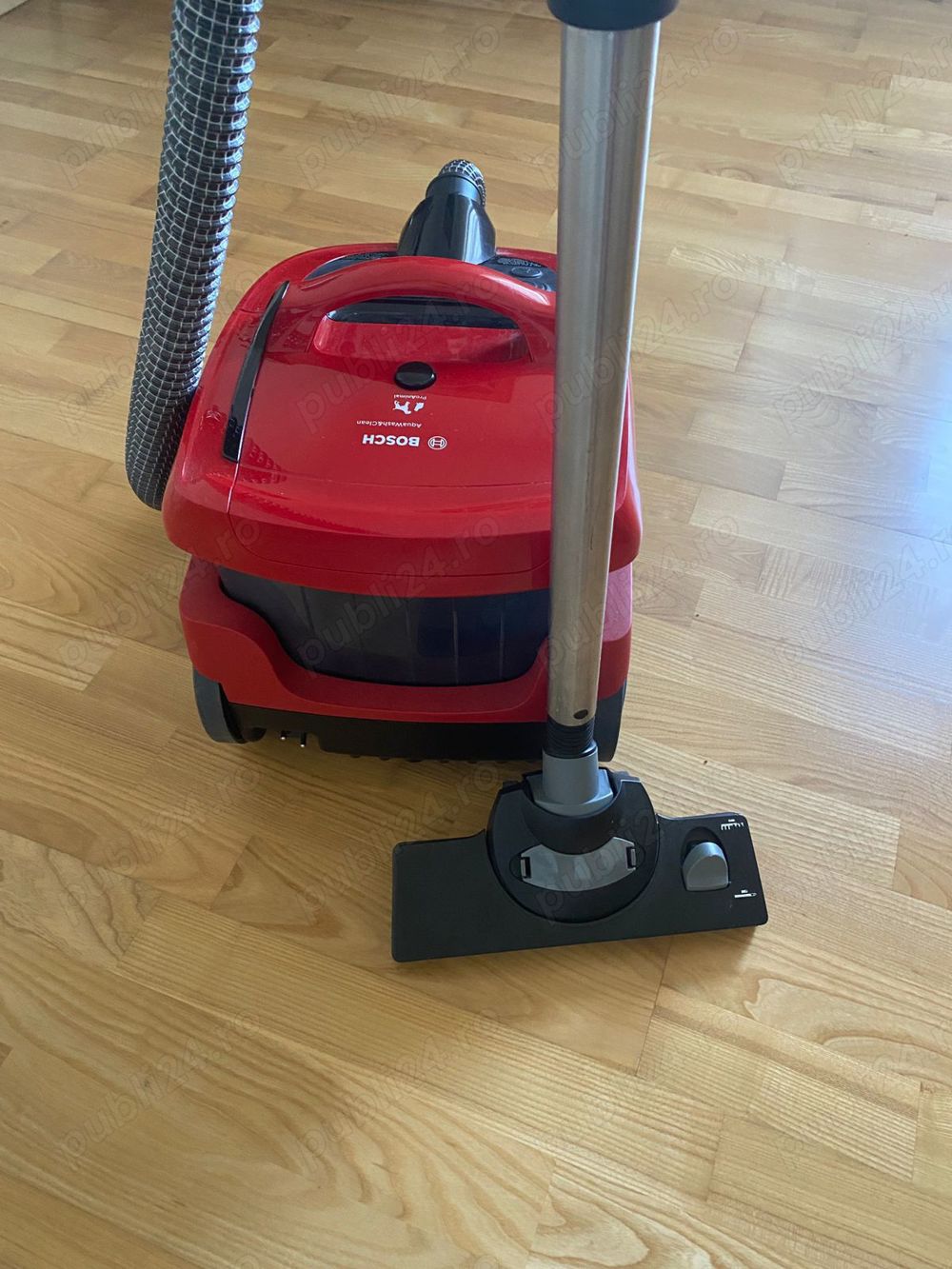 Vând aspirator Bosch 