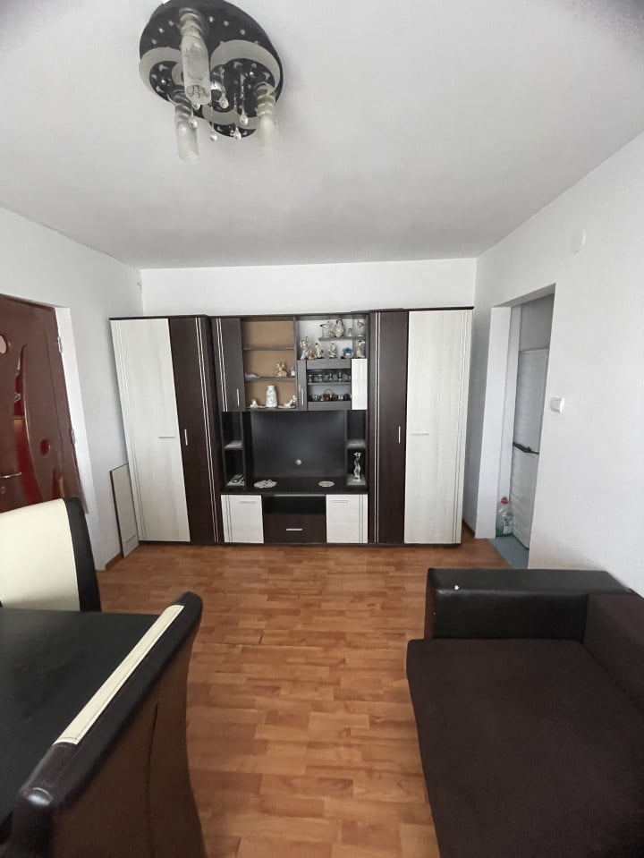 Apartament cu 3 camere de vanzare, Dealul Florilor