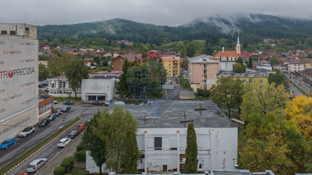 Vânzare clădire comercială in Municipiul Săcele, judetul Brasov