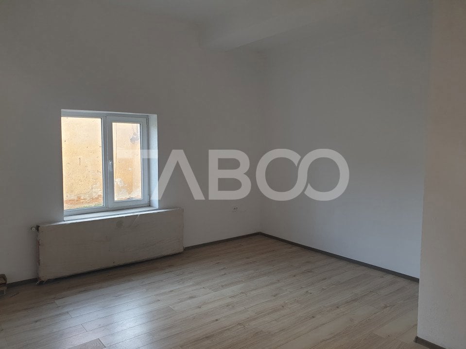 Apartament 2 camere 60 mp utili pivnita curte parter Pianu de Jos Alba