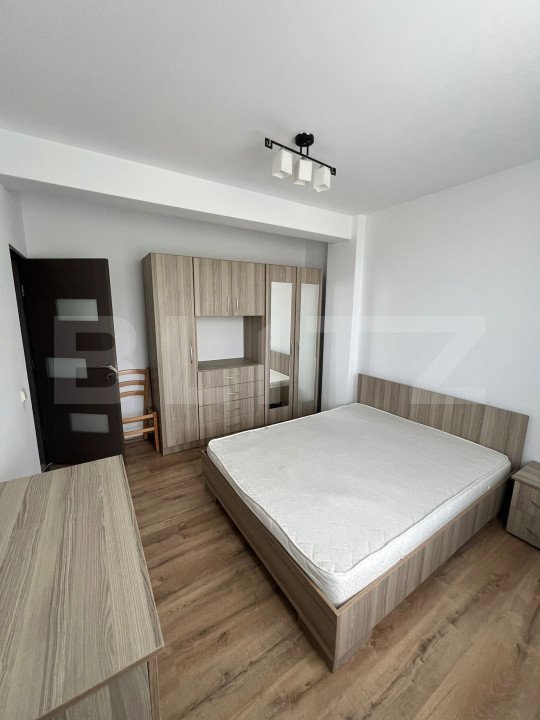 Apartament 2 camere decomandate, 46 mp, etaj intermediar, zona Vivo