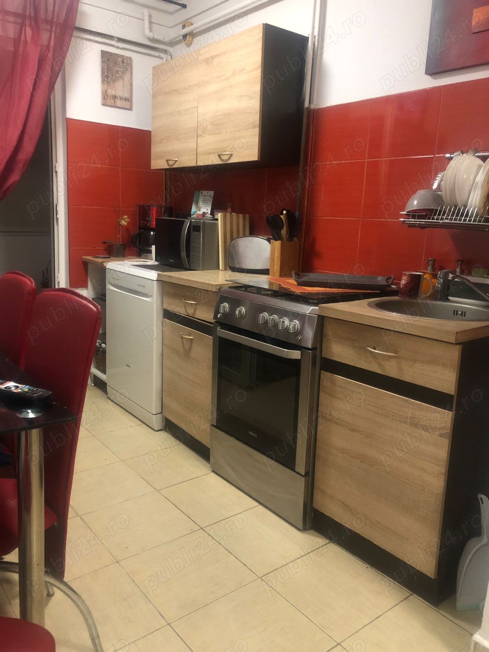 Apartament cu 3 camere de inchiriat