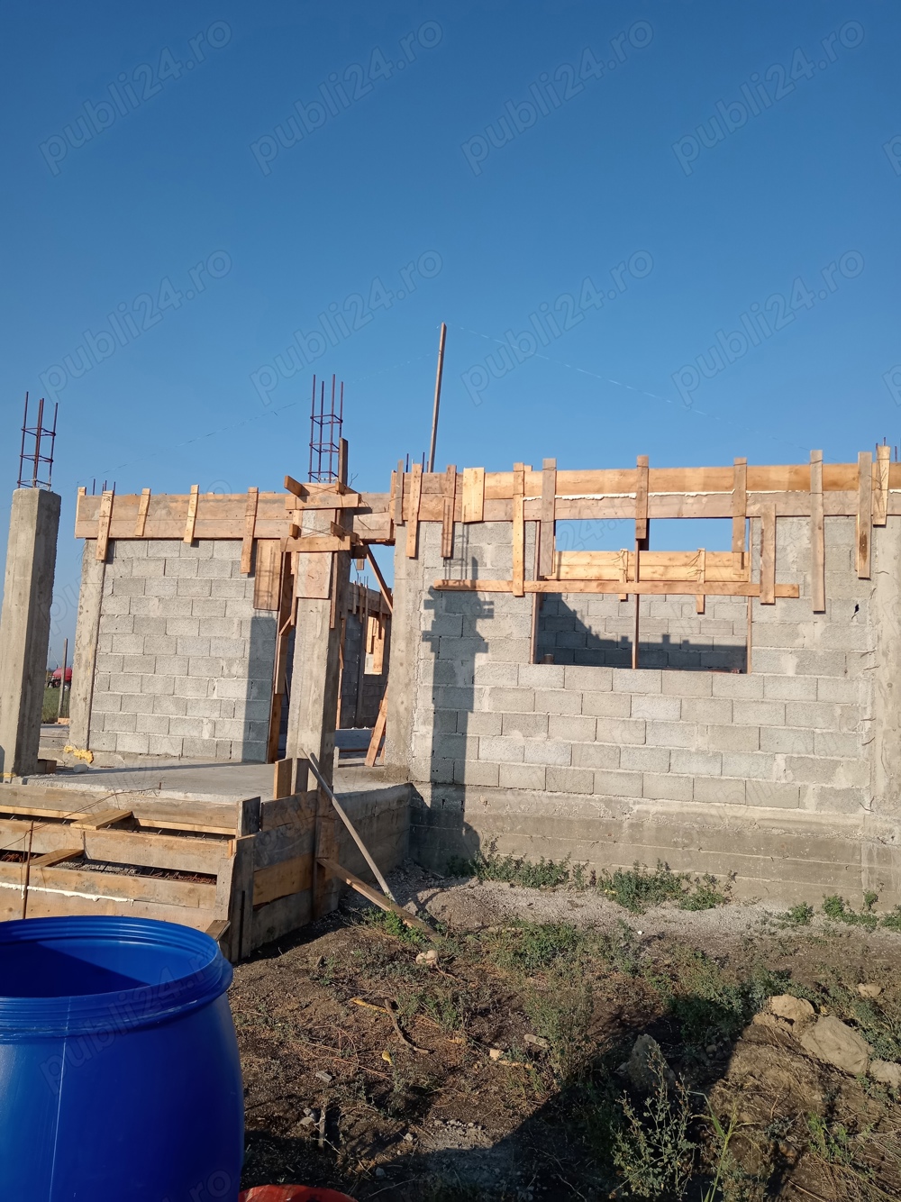 Meseriași în construcții 