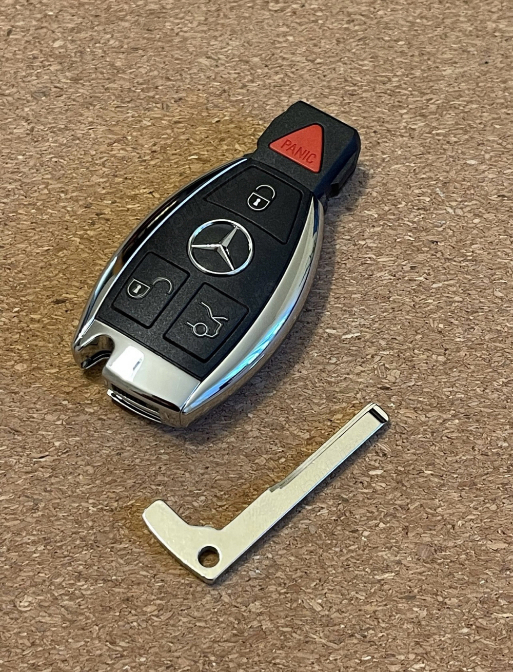 Cheie Mercedes cu cip si lama