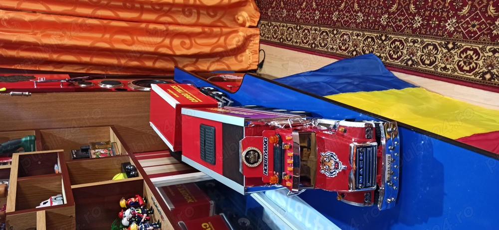 Camion cu radiocomanda