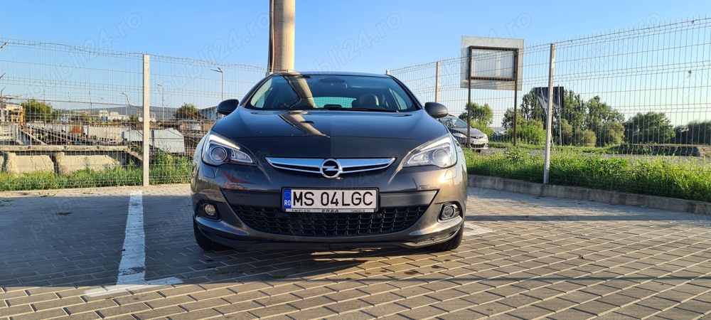 Vând Opel Astra J  GTC