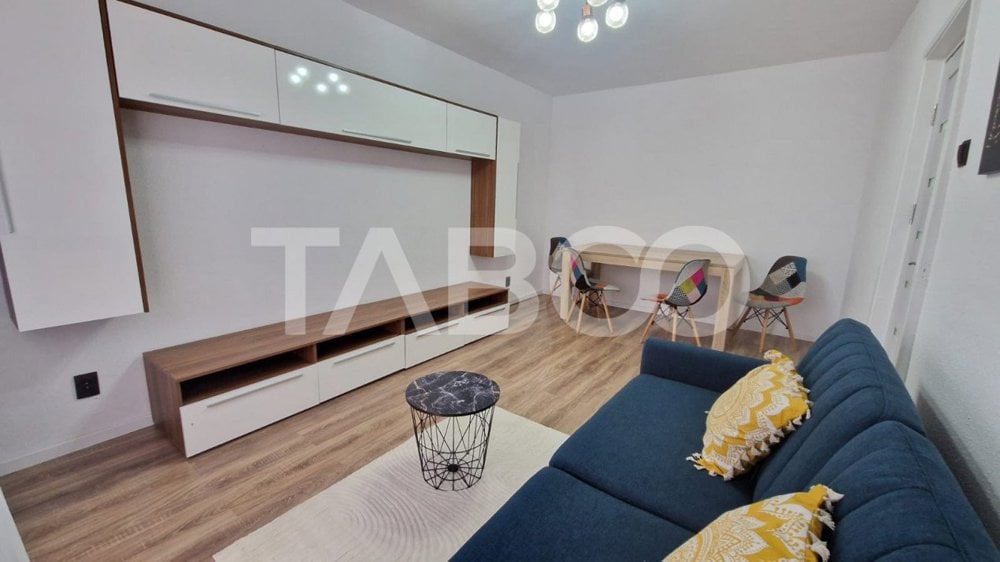 Apartament de închiriat 2 camere Vasile Aaron bloc cu lift