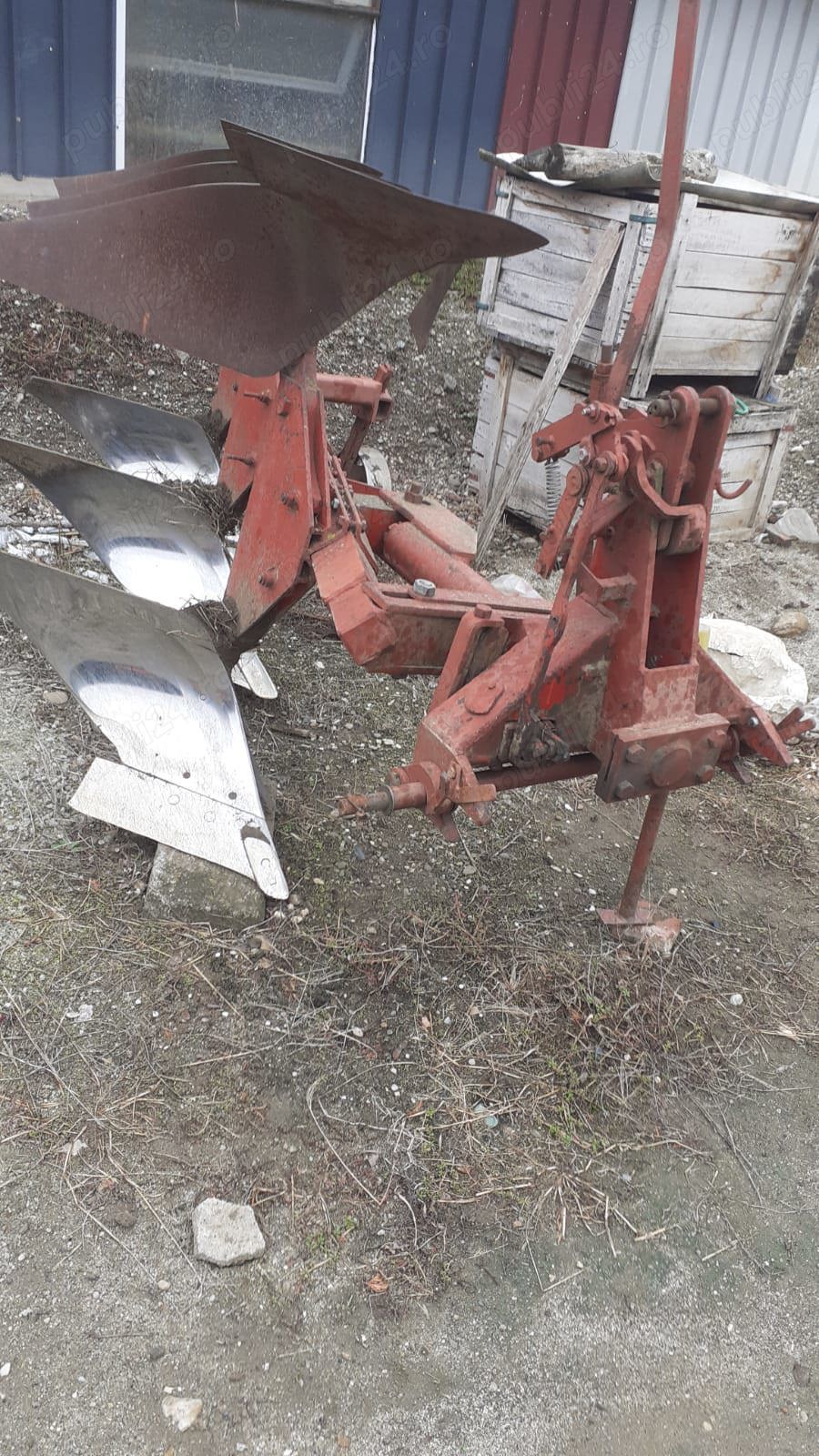 Plug cu 2 trupite si plug cu 3 trupite