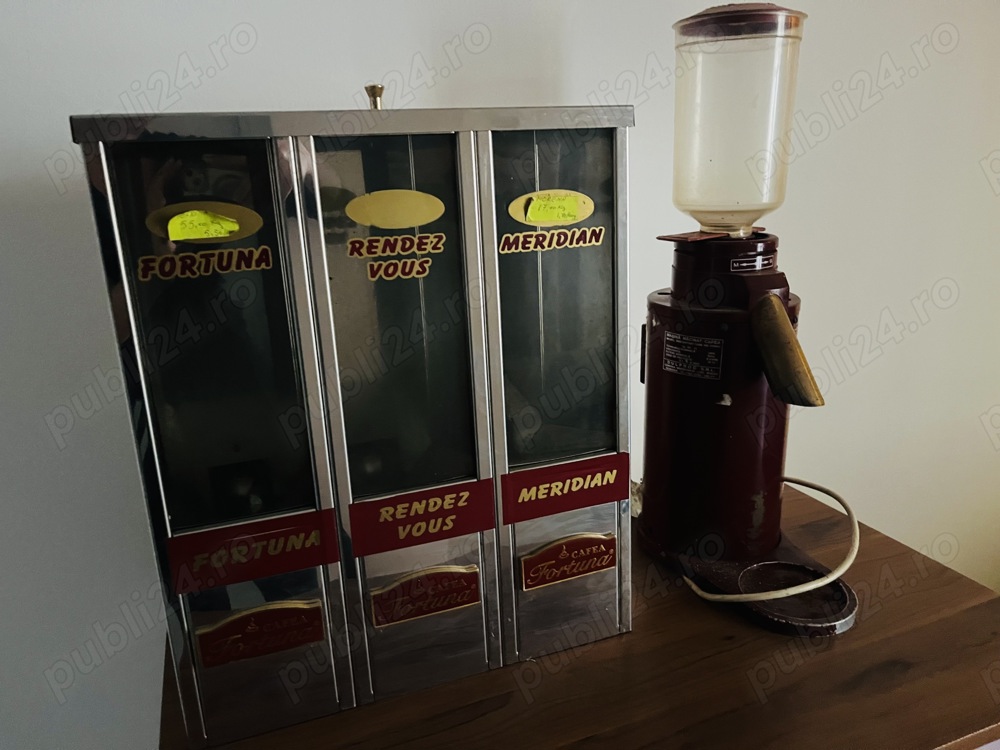 Vând mașină măcinat cafea, inclusiv suport expoziție inox cafea.