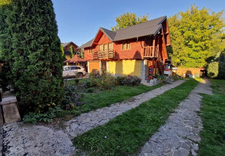 Casa de vacanta pensiune de vanzare in Valea Doftanei