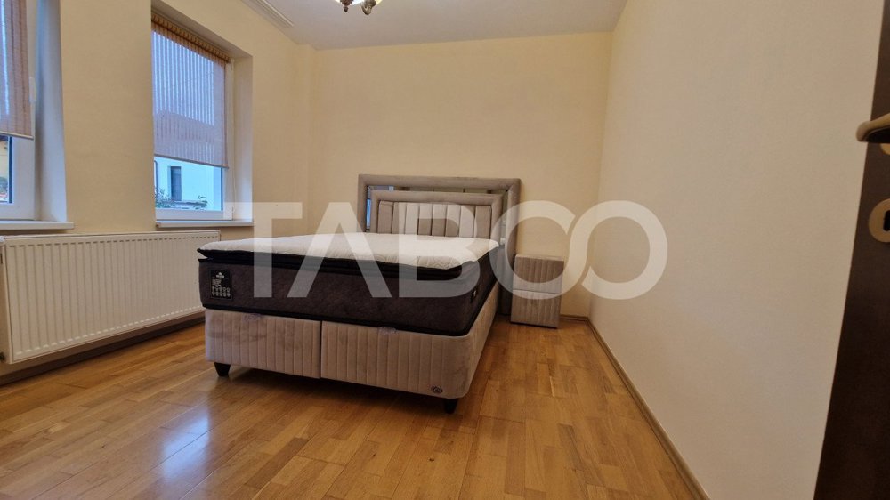 Apartament de închiriat 4 camere 2 bai parcare Strand Sibiu