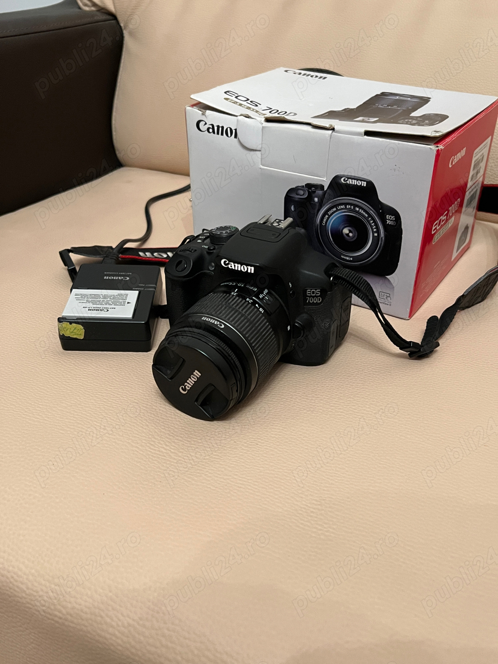 Aparat Foto Canon 700D + Obiectiv