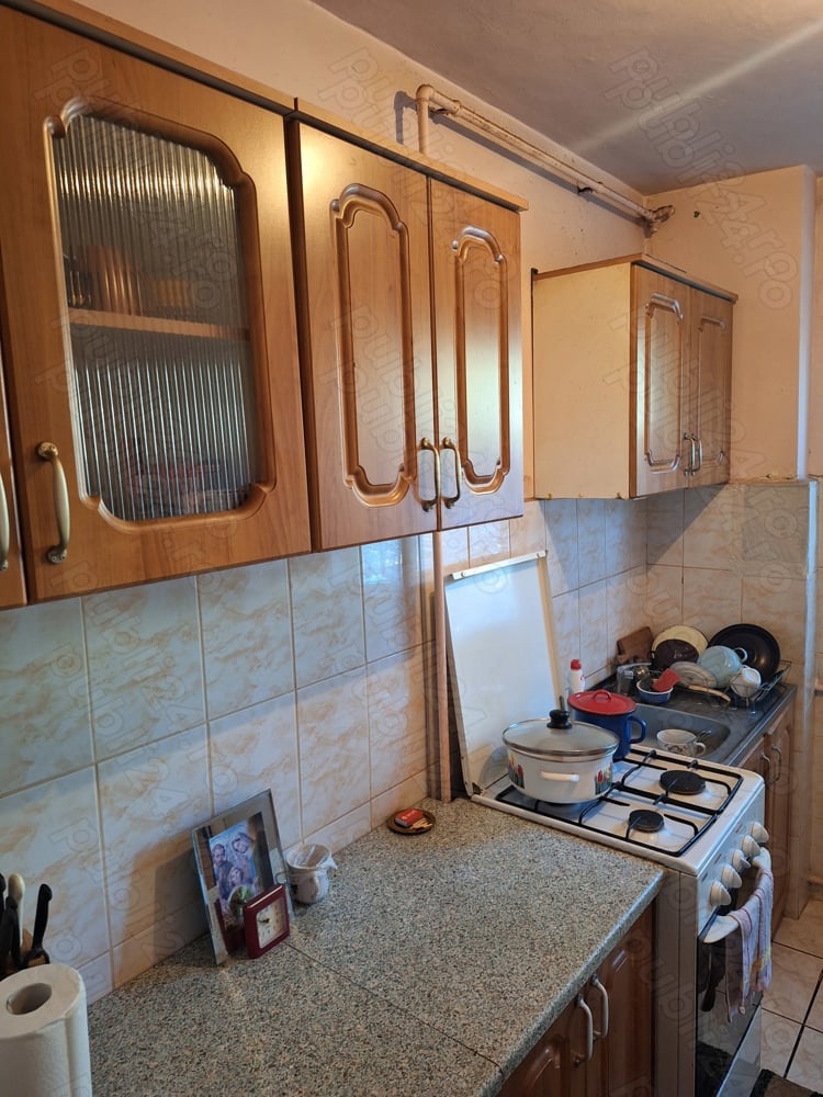  Apartament cu 3 camere în zona Dacia la parter foarte inalt  cu balcon