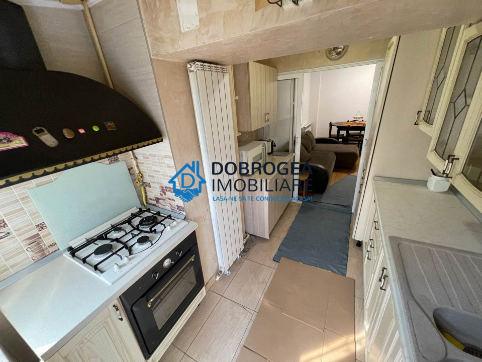  ZONA PECO- 3 CAMERE  MOBILAT SI UTILAT MODERN, GRADINA PRIVATA ,PARCARE