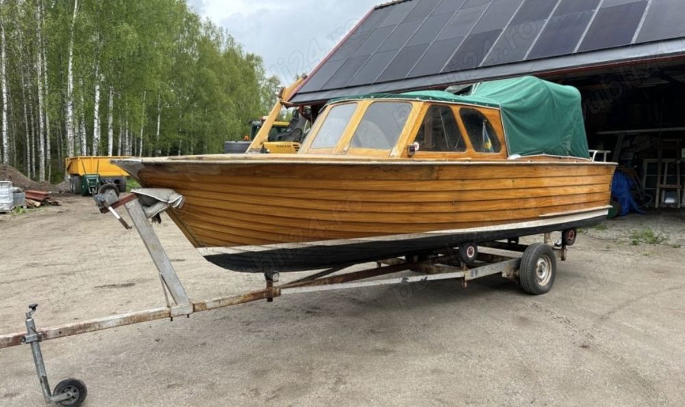 Barcă din lemn, motor Volvo PentaB20 Aqua 130 HP