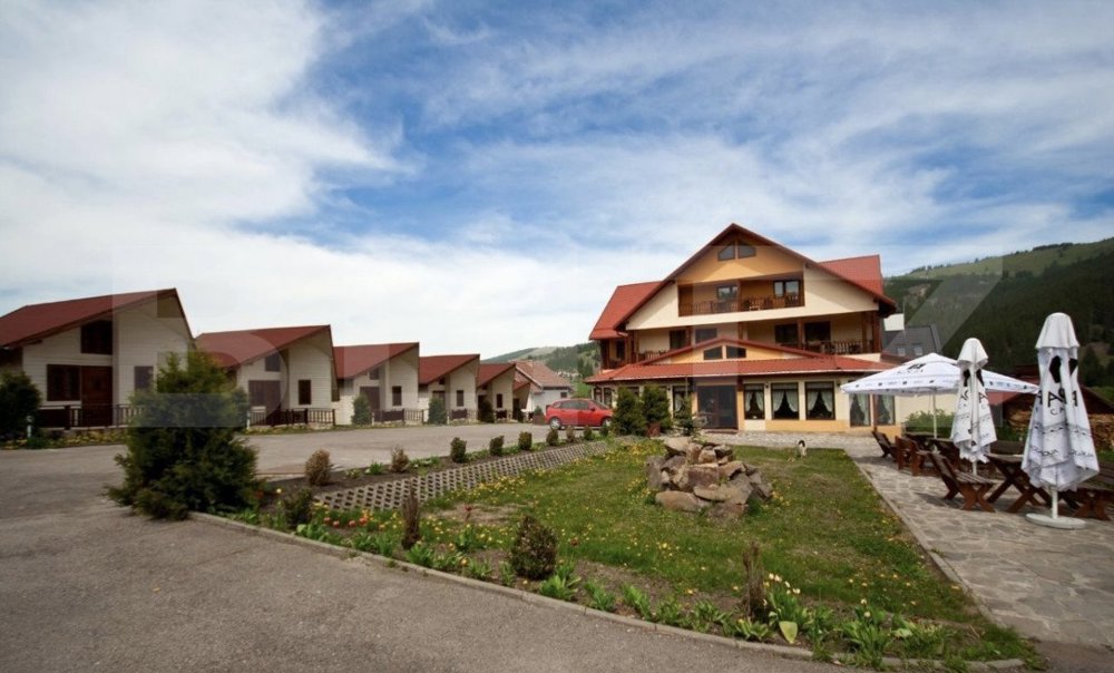 Ofertă unică: pensiune și teren generos de 16000 mp în  Vatra Dornei