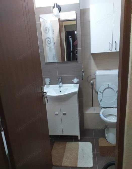  apartament cu 2 camere zona centrala