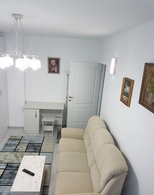  apartament cu 2 camere in zona Stefan cel Mare