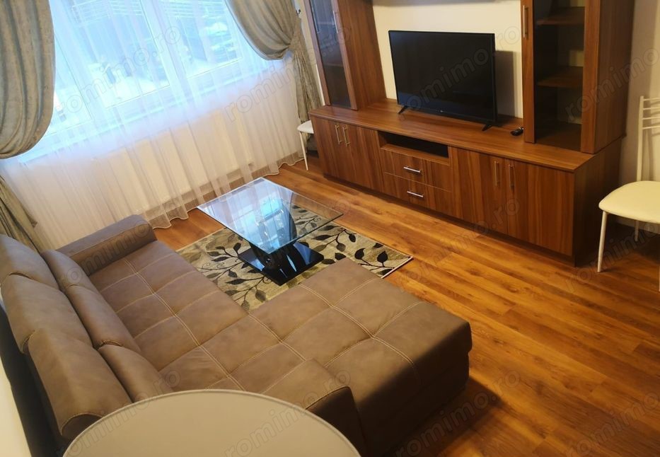 Apartament 2 camere zona Lizeanu 